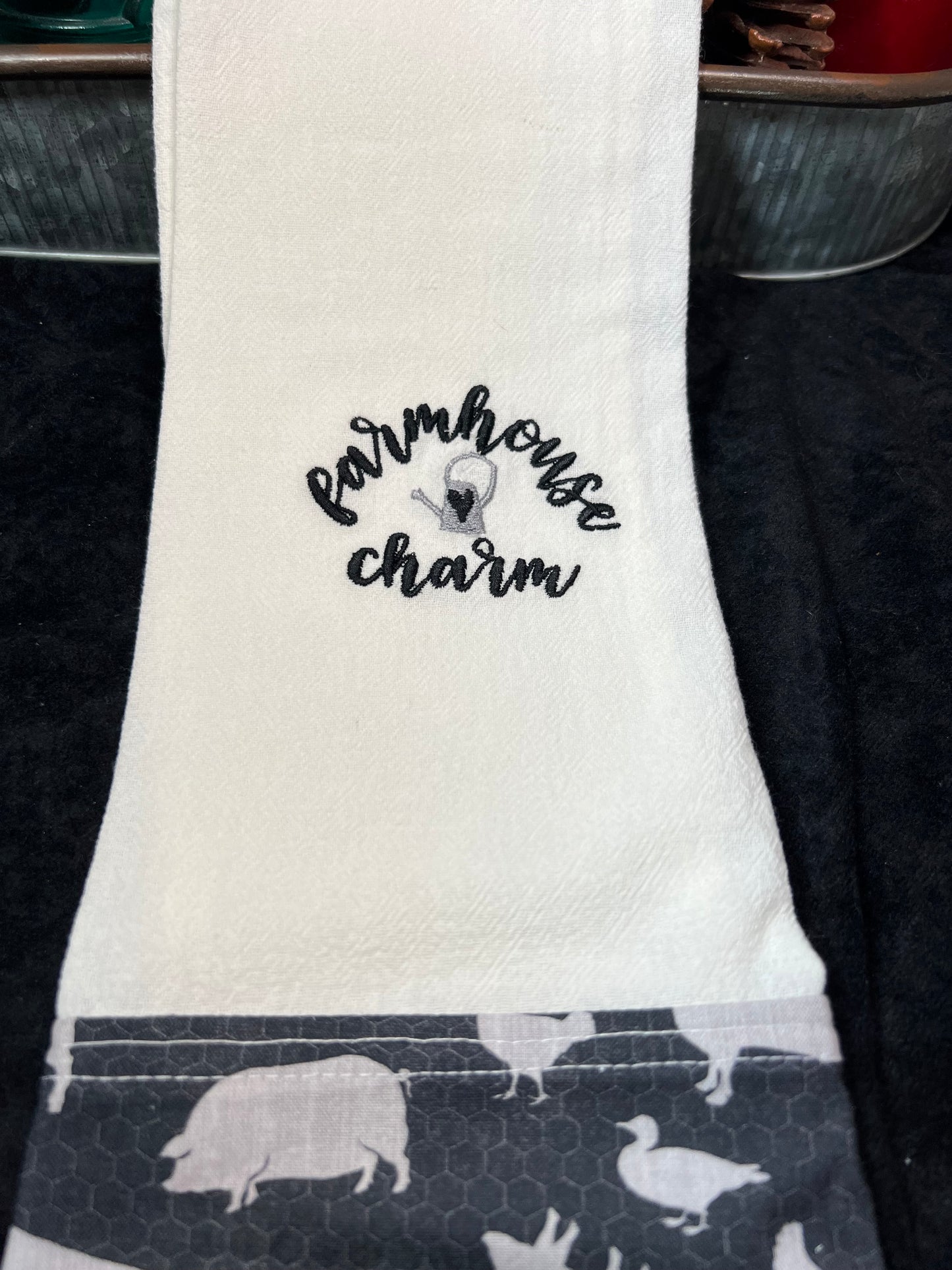 Farmhouse Charm Black